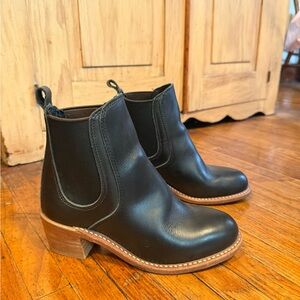Red Wing Black Leather Chelsea Boots Women’s 5.5